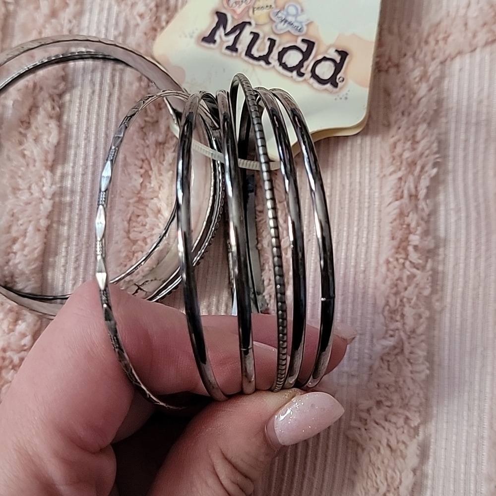 Mudd bangle bracelets, NWT. Silver, 11 single bracelets. - Picture 5 of 7